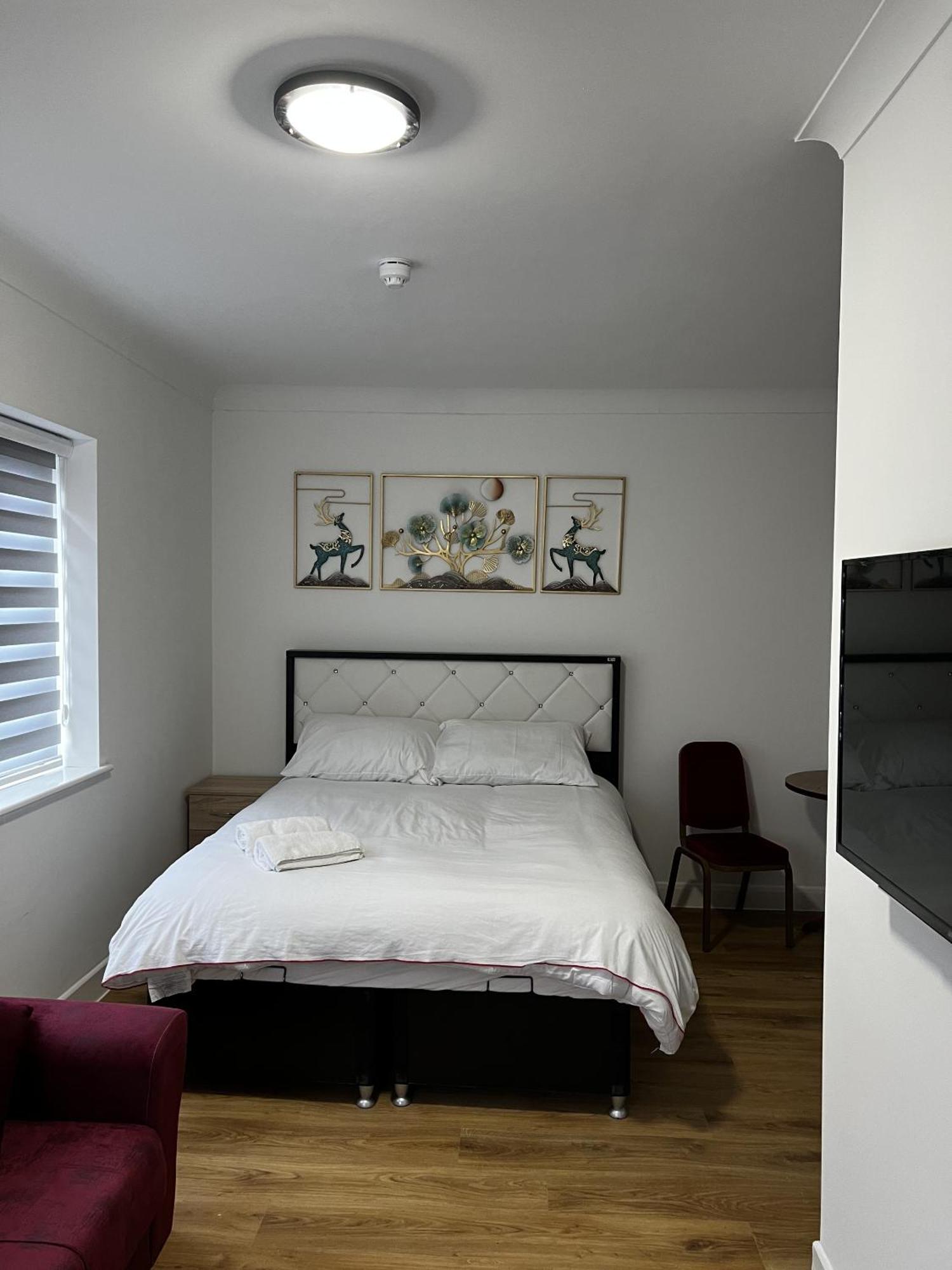 The Barrington Hotel New Barnet Rum bild